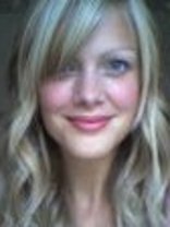 Person who looks like Mena Suvari