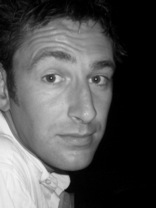 Person who looks like Noah Wyle