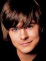 Person who looks like Zac Efron