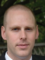 Person who looks like Michael Rosenbaum