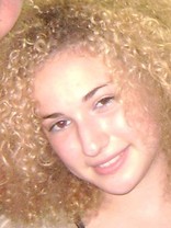 Person who looks like Bernadette Peters