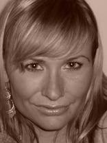 Person who looks like Molly Sims