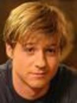 Person who looks like Benjamin McKenzie