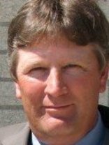 Person who looks like Jeff Daniels