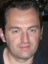 Person who looks like Matthew Perry