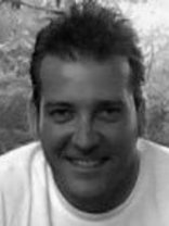 Person who looks like Kiefer Sutherland