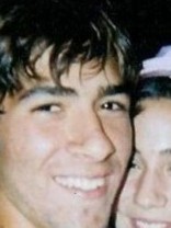 Person who looks like Jonathan Bennett