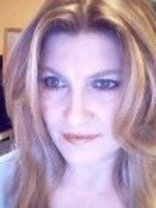 Person who looks like Elisabeth Shue