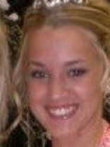 Person who looks like Carrie Underwood