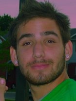 Person who looks like Bobby Cannavale