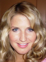 Person who looks like Ashlee Simpson