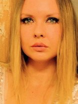 Person who looks like Avril Lavigne