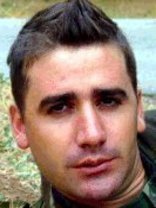 Person who looks like Bobby Cannavale