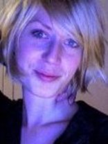 Person who looks like Jenna Elfman