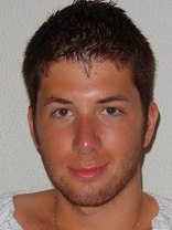 Person who looks like Peter Facinelli