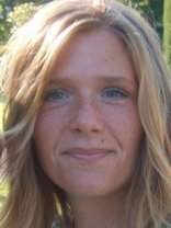 Person who looks like Elisabeth Shue