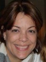 Person who looks like Tori Spelling