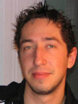 Person who looks like David Schwimmer