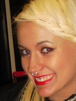 Person who looks like Gwen Stefani