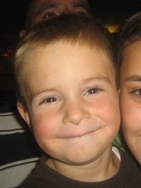 Person who looks like Jonathan Lipnicki