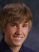 Person who looks like Haley Joel Osment