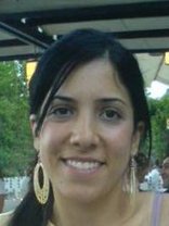 Person who looks like Tori Spelling