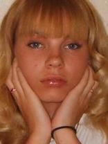 Person who looks like Pamela Anderson