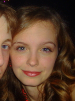 Person who looks like Mena Suvari