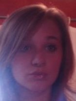 Person who looks like Mary-Kate and Ashley Olsen