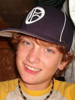 Person who looks like Jeremy Sumpter