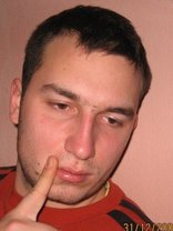 Person who looks like Freddie Prinze Jr.