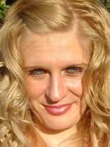 Person who looks like Daryl Hannah