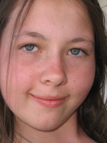 Person who looks like Daveigh Chase