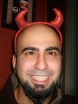 Person who looks like Jonathan Silverman