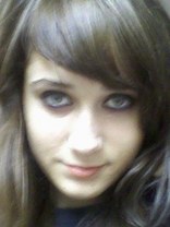 Person who looks like Mary-Kate and Ashley Olsen