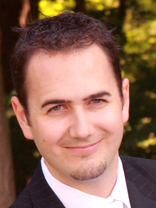 Person who looks like Peter Facinelli