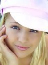 Person who looks like Hayden Panettiere