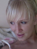 Person who looks like Ashlee Simpson