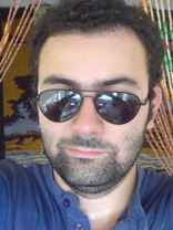 Person who looks like Donnie Wahlberg