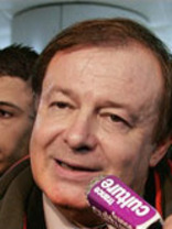 Person who looks like Kevin Pollak