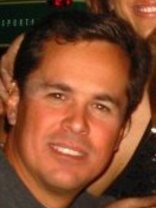 Person who looks like Pierce Brosnan