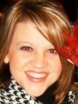 Person who looks like Kelly Clarkson