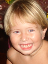 Person who looks like Cole & Dylan Sprouse