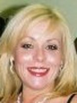 Person who looks like Teri Polo