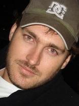 Person who looks like David Charvet