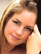 Person who looks like Emily VanCamp