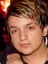 Person who looks like Diego Luna