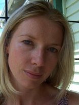 Person who looks like Julie Benz