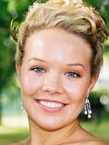 Person who looks like Kelly Carlson