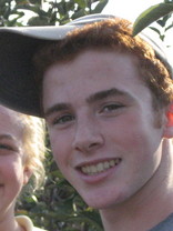 Person who looks like Topher Grace